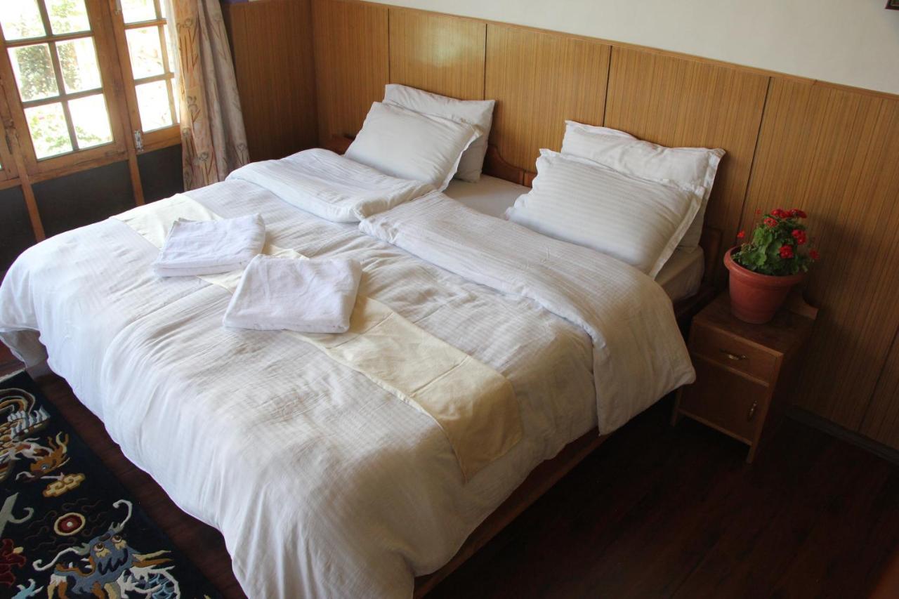 New Moon Guest House Leh Exterior photo