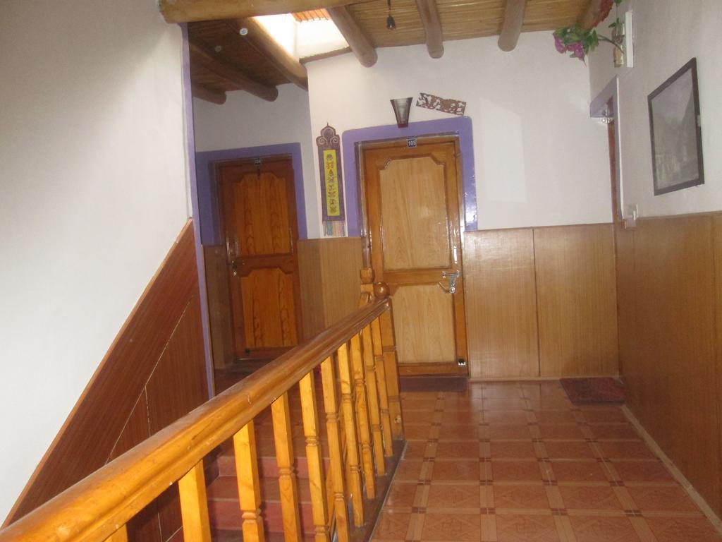 New Moon Guest House Leh Exterior photo